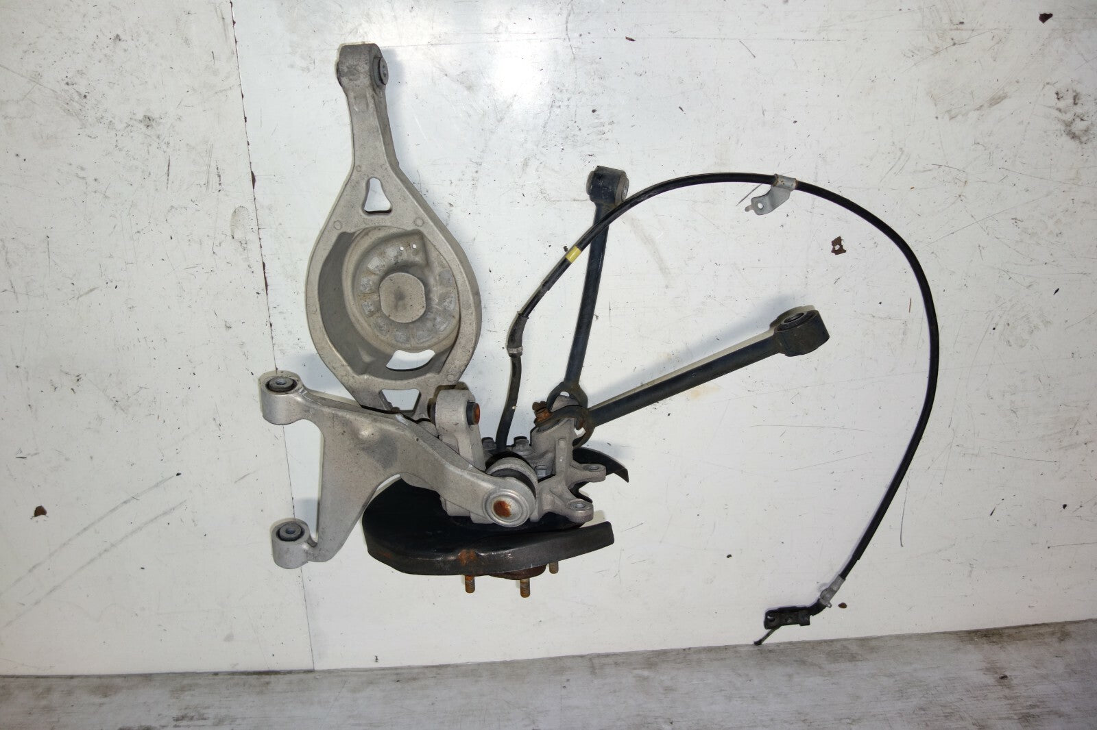 JDM Infiniti G35 Rear Left Spindle Wheel Hub Control Arms 2003-2007 Coupe