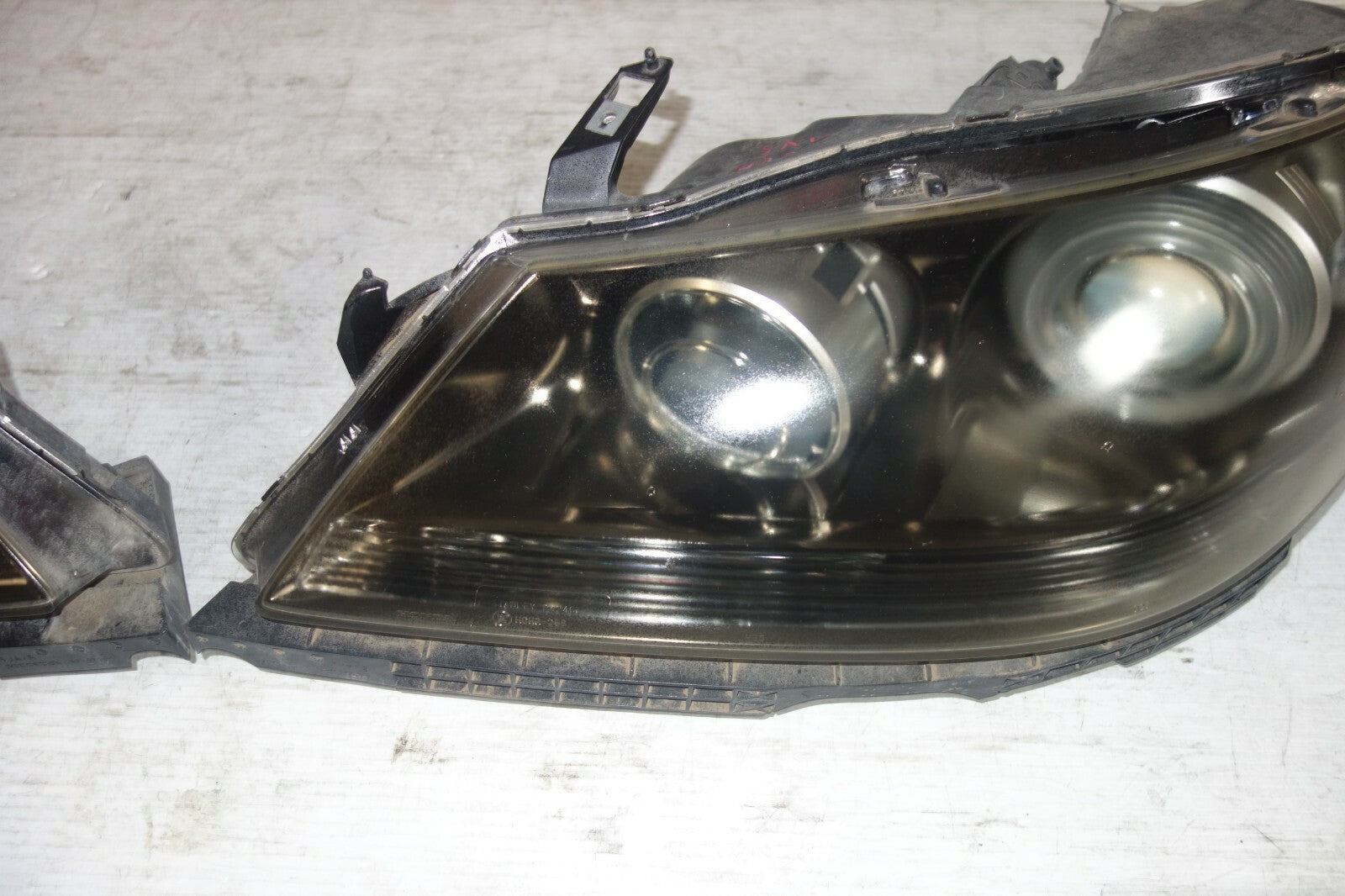 JDM Acura RL OEM HiD Headlights Lamps Head Lights KB1 2005 2006 2007 2008