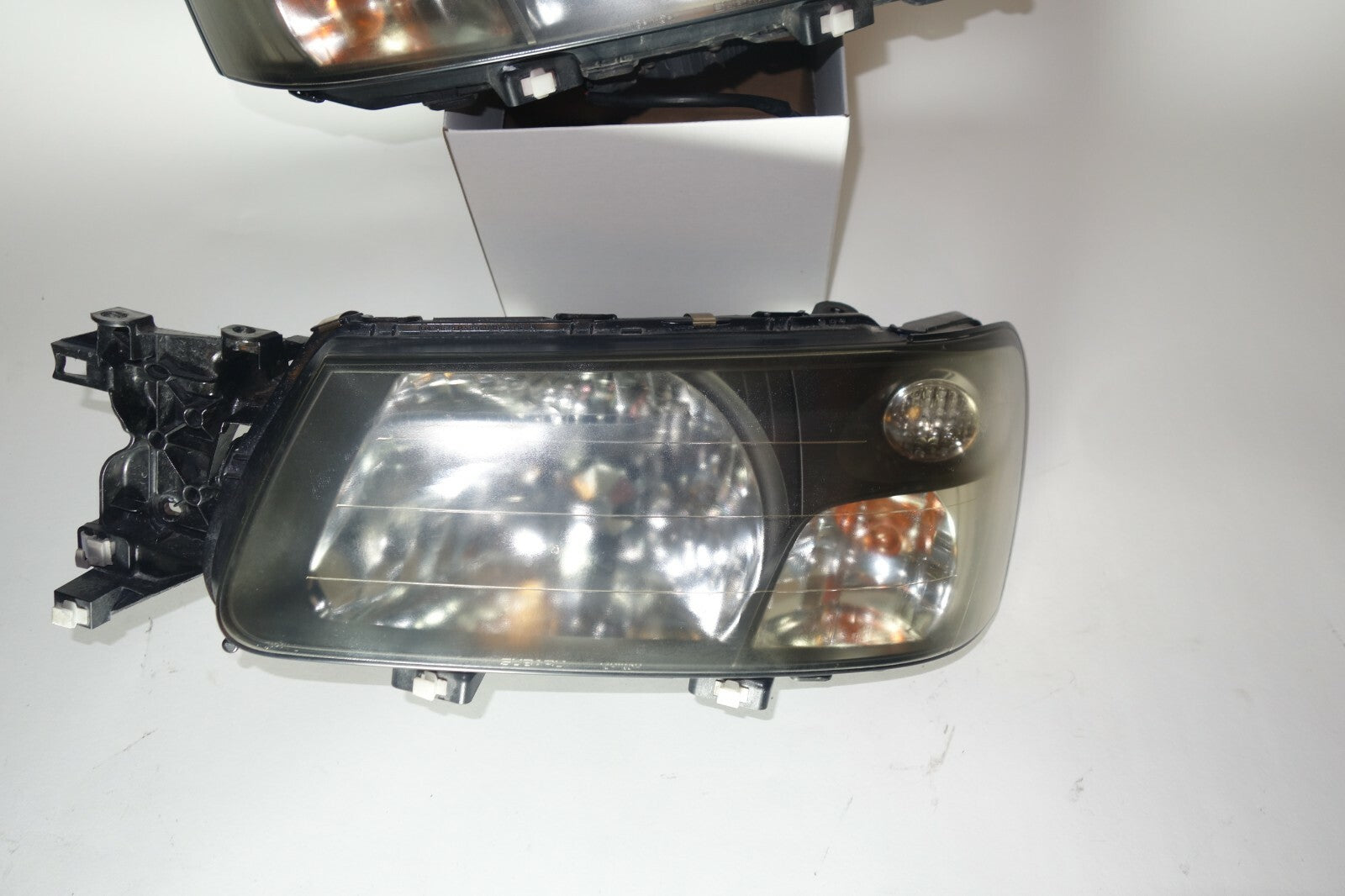 Subaru Forester Black Housing HiD Headlights Lamps Pair SG5 SG9 2003-2005