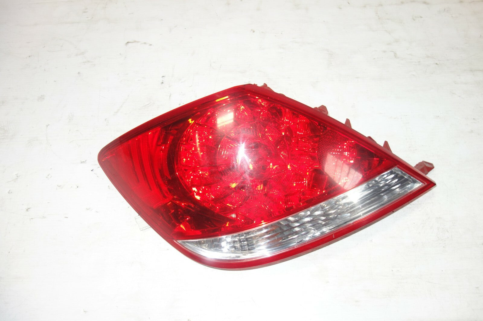 JDM 2005-2008 ACURA 3.5 RL OEM LEFT SIDE TAIL LIGHT  GENUINE TAILLIGHT LAMP
