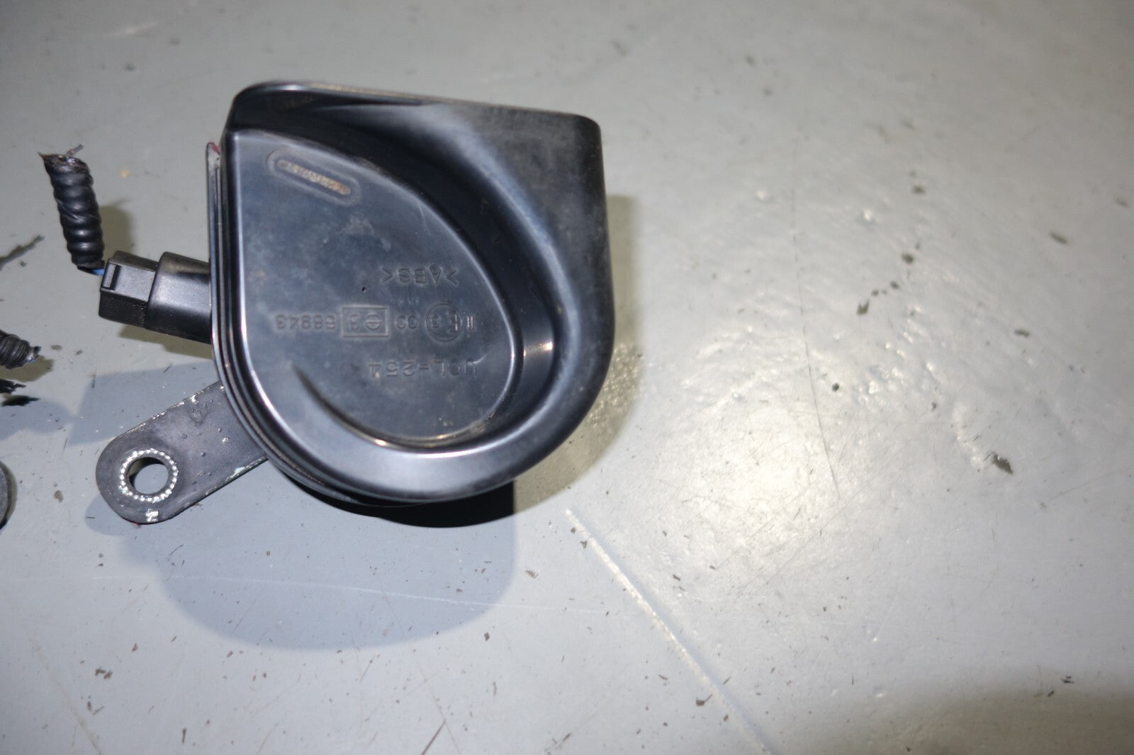 JDM 2005-2008 ACURA RL KB1 OEM HORN LEFT / RIGHT JAPAN HONDA LEGEND