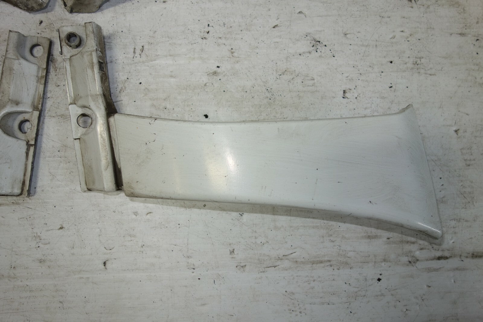 JDM 1998-2002 SUBARU FORESTER STi SF5 OEM SIDE SKIRTS FENDER FILLERS FORESTER
