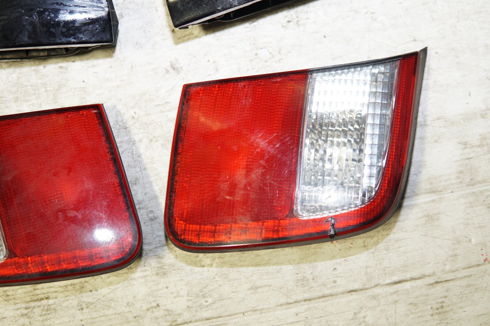 JDM 1998-2002 SUBARU FORESTER STi SF5 TAIL LIGHTS TAIL LAMPS TRUNK LIGHTS