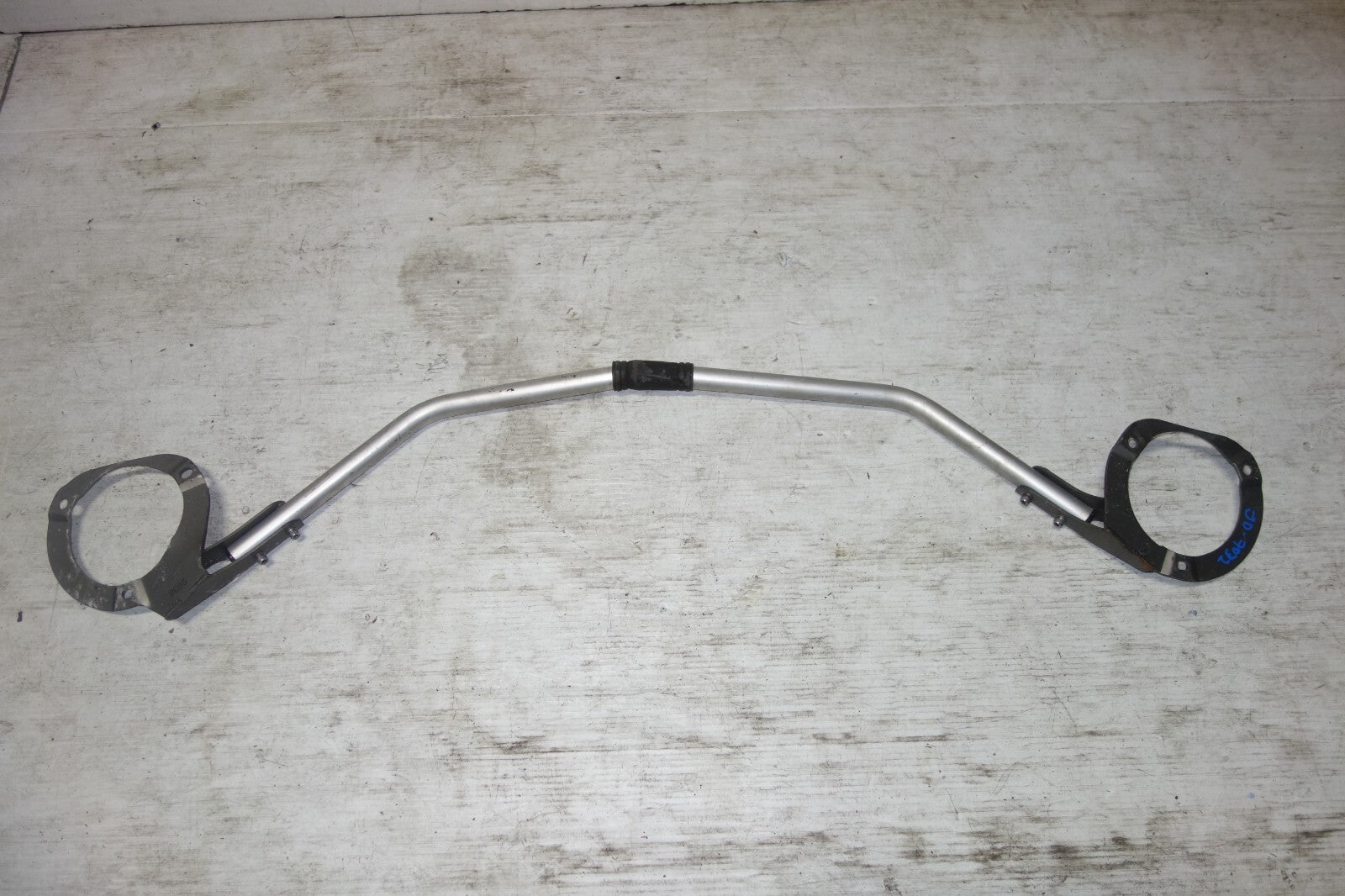 JDM Subaru Legacy /Outback Strut Bar Front Flexible STI 2005 2006 2007 2008 2009