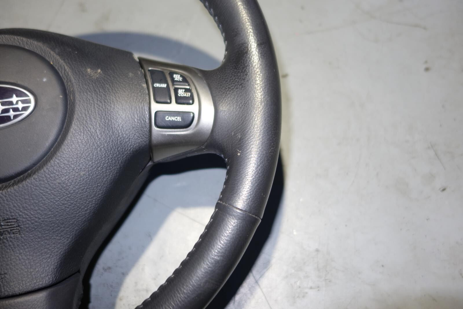 JDM 2005-2009 SUBARU LEGACY & OUTBACK MOMO STEERING WHEEL & HUB 05-2009 MF-1688