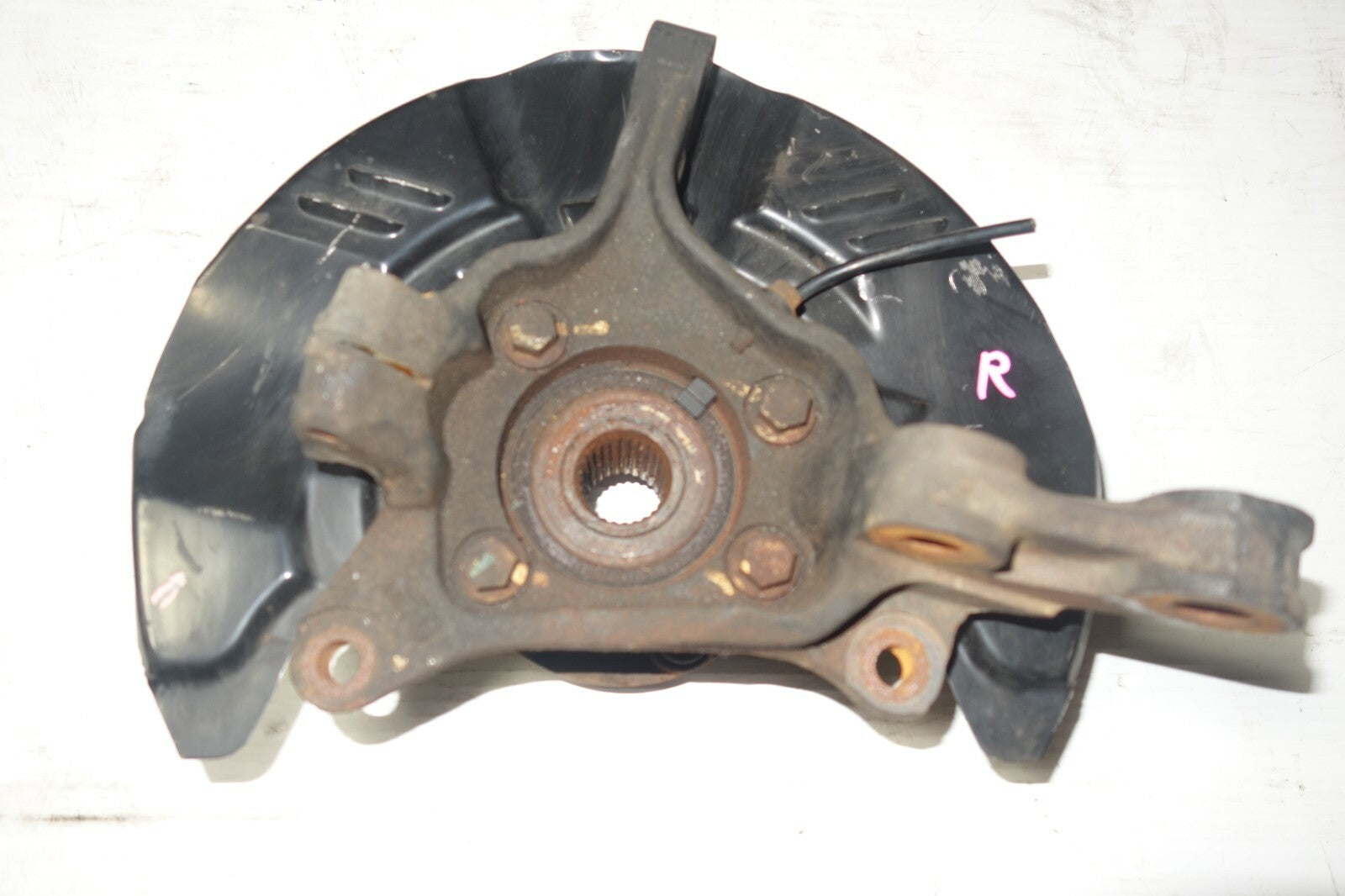 JDM 2005-2009 GENUINE SUBARU LEGACY OEM FRONT SPINDLE HUB KNUCKLE RIGHT GENUINE