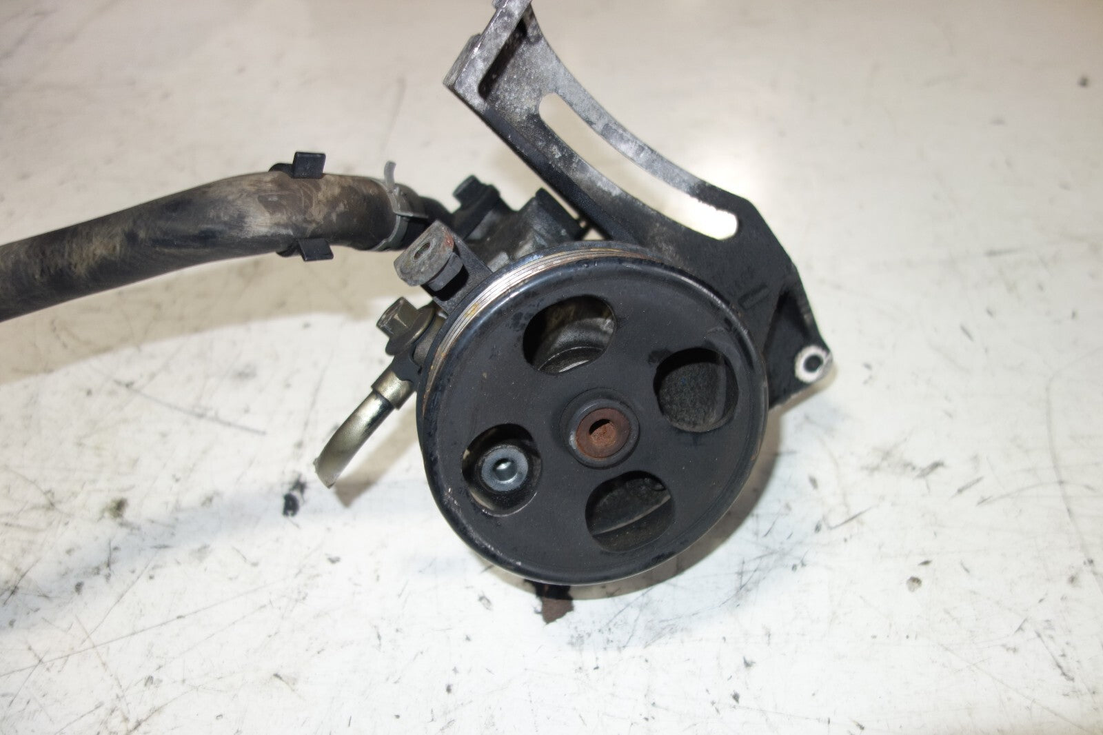 JDM Subaru Legacy B4 EJ208 EJ206 Twin Turbo Power Steering Pump 2000-2004
