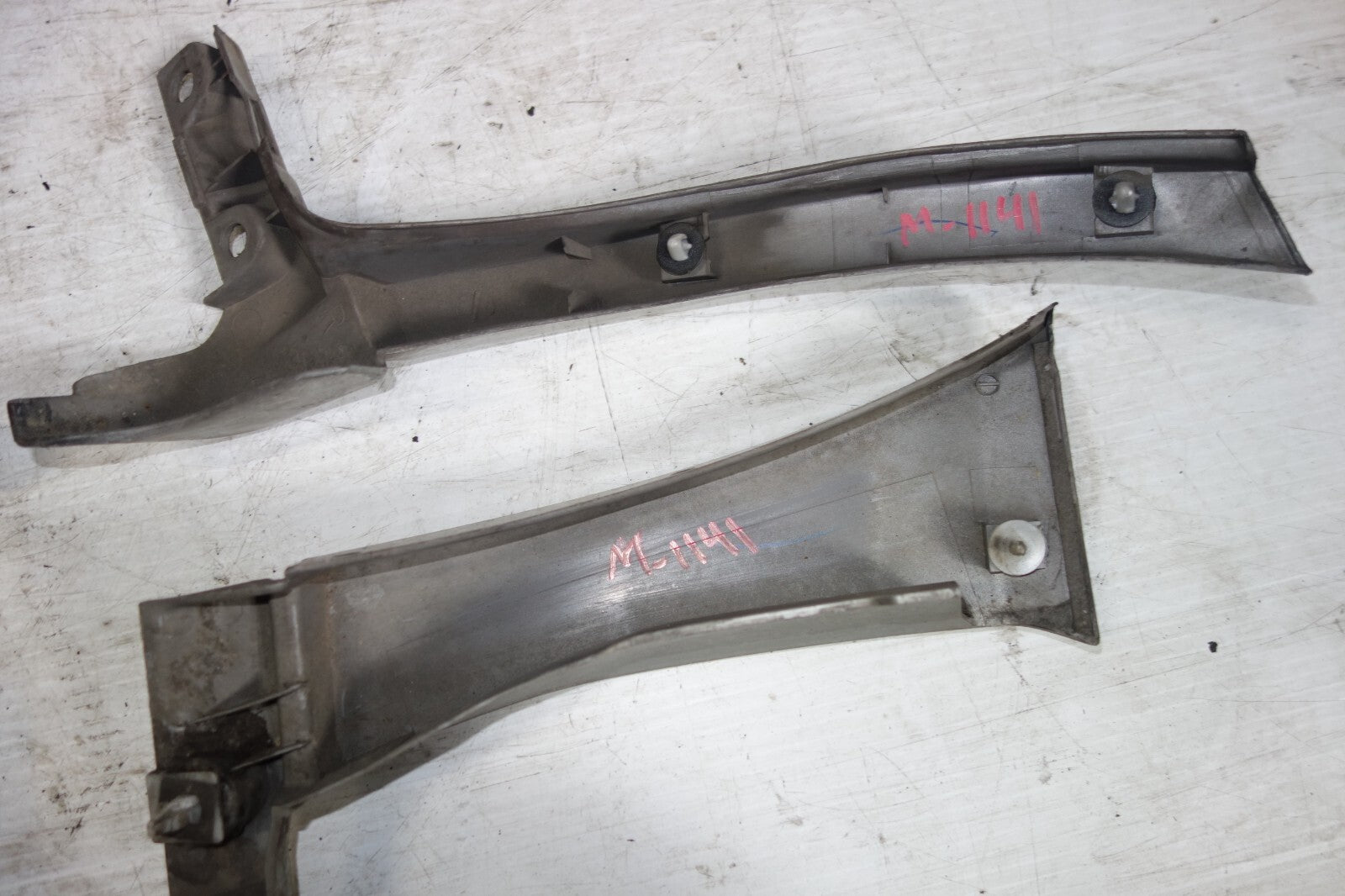 JDM 1998-2002 SUBARU FORESTER STi SF5 OEM SIDE SKIRTS FENDER FILLERS FORESTER