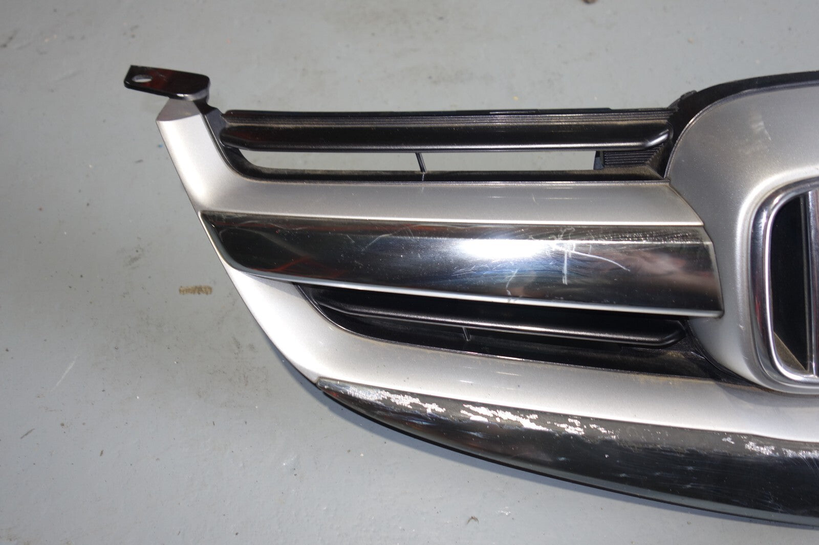 JDM 2005-2008 GENUINE ACURA RL KB1 OEM FRONT GRILLE HONDA LEGEND KB1 GRILL