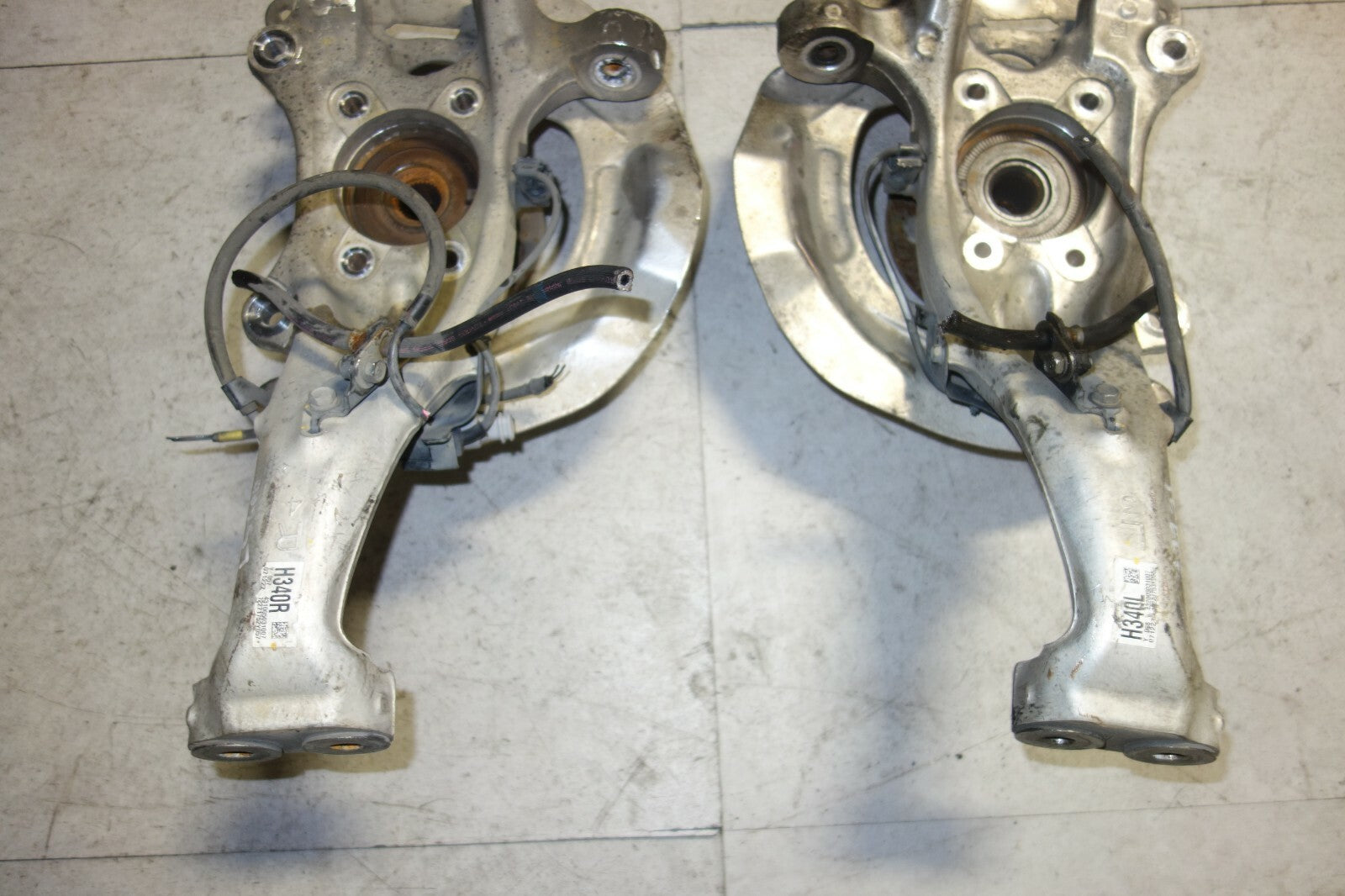 JDM Lexus LS600H OEM FRONT Spindles Knuckles Hubs Bearing 2008-2015