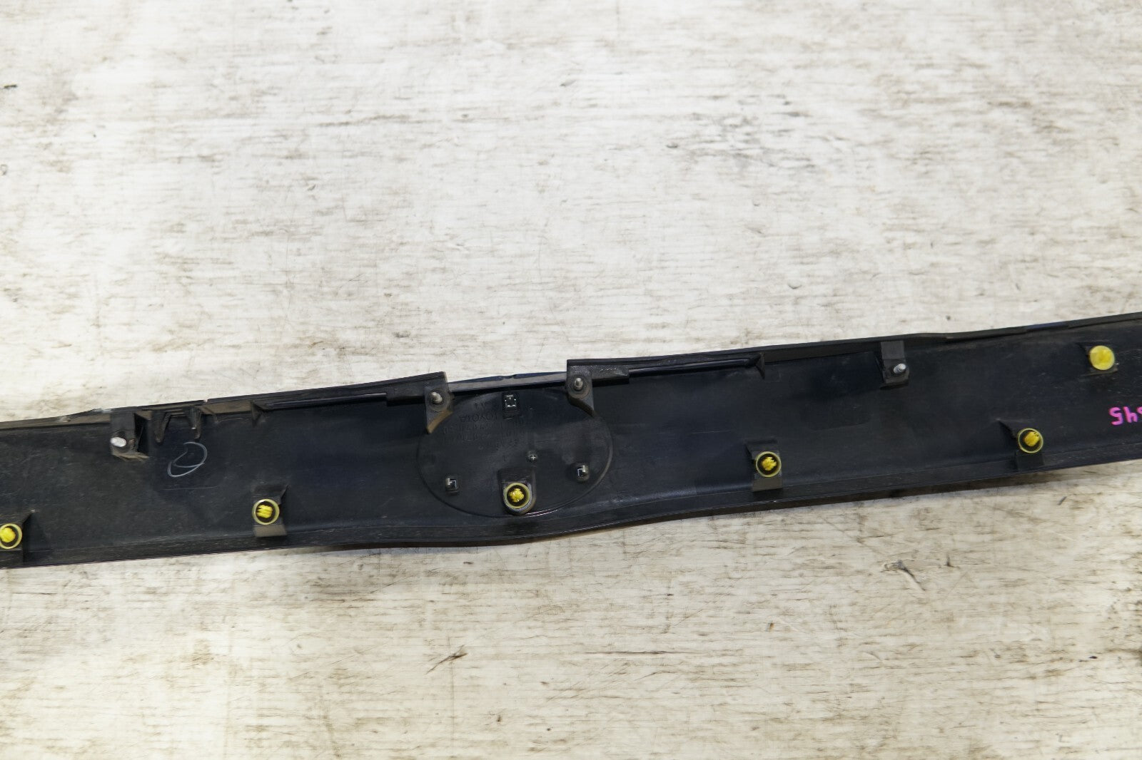 JDM TOYOTA PRIUS OEM REAR GARNISH CENTER ZVW30 2010-2011-2012-2013-2014-2015
