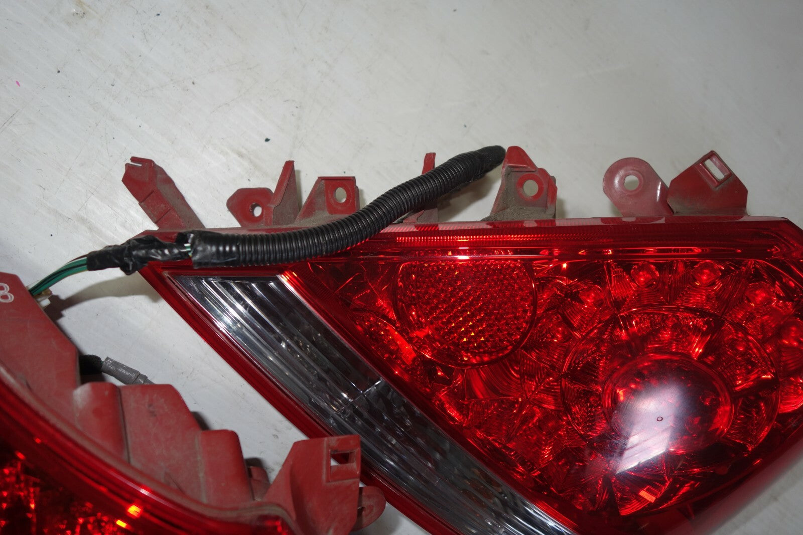 JDM 2005-2008 ACURA RL KB1 OEM GENUINE TAIL LIGHTS PAIR TAILLIGHTS LEFT & RIGHT