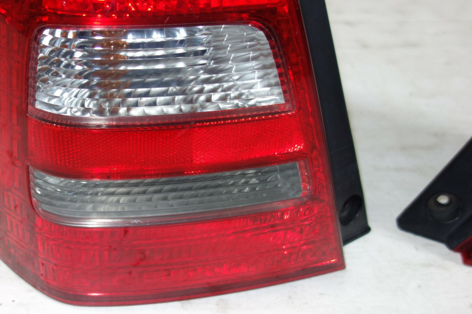 JDM 2003-2005SUBARU FORESTER SG5 SG OEM TAIL LIGHTS LAMPS LEFT & RIGHT SIDE SET