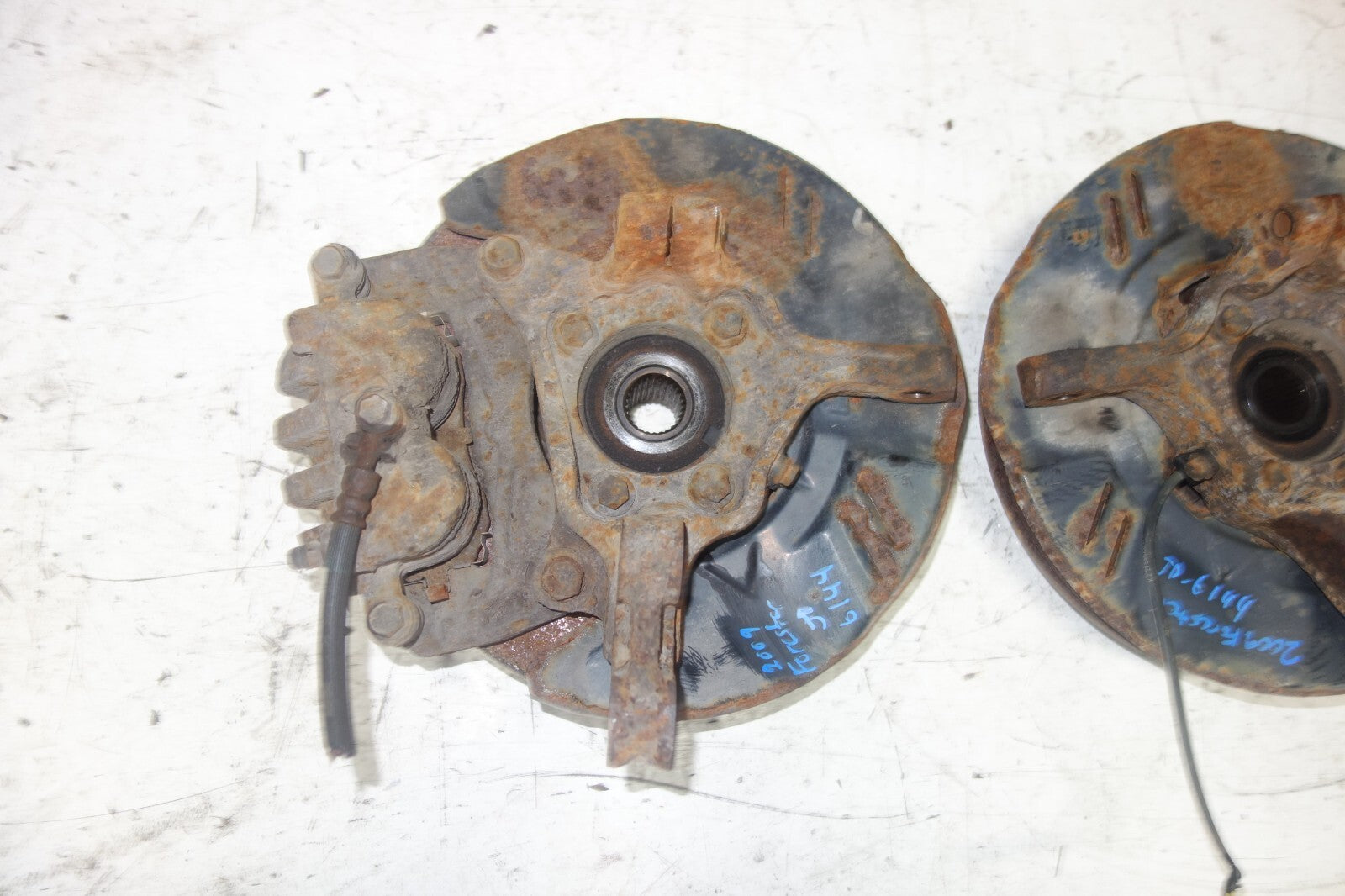 Subaru Forester Knuckle Spindles Calipers Front 2009 2010 2011 2012 2013 2014