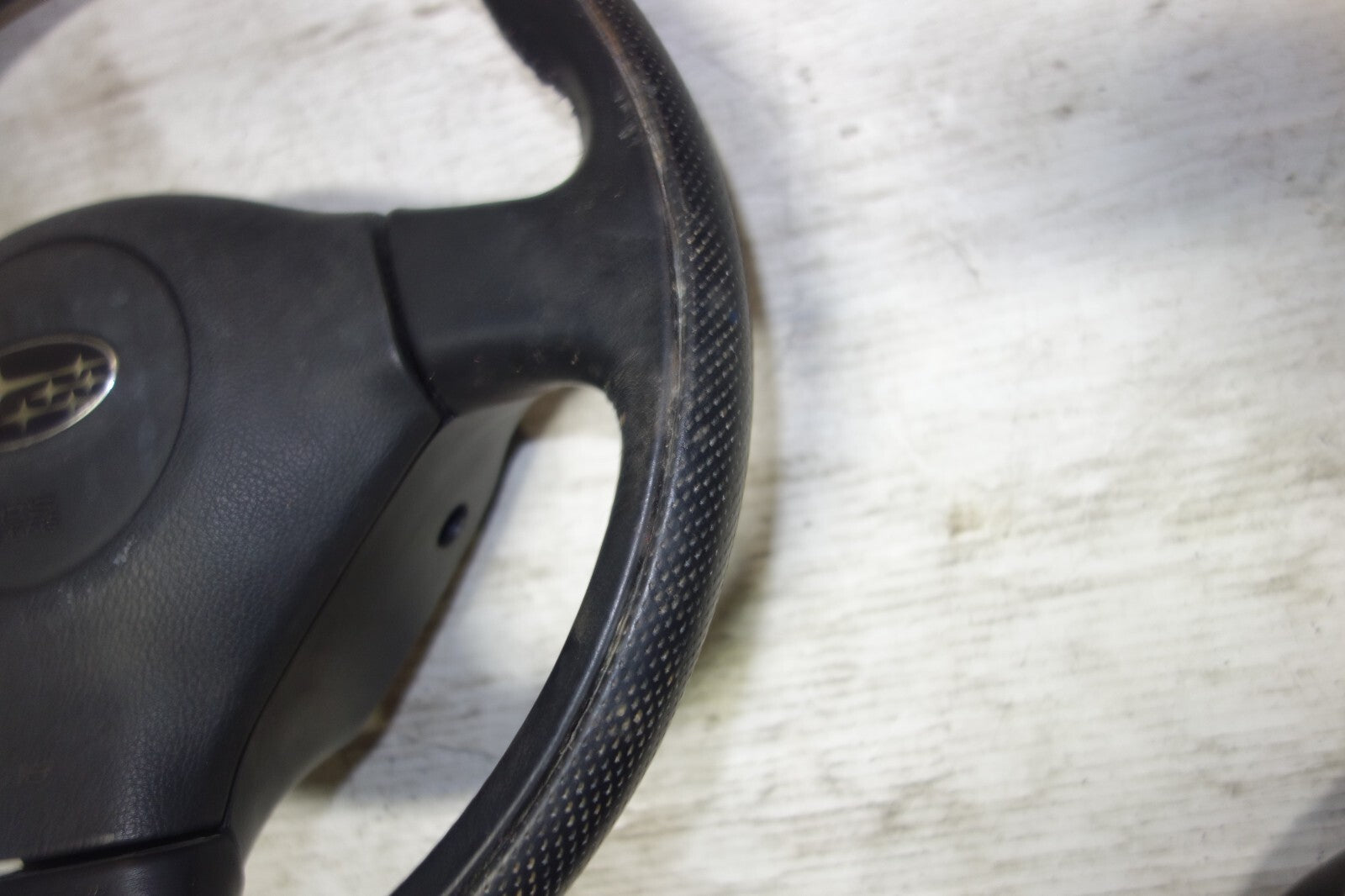 JDM 93-07 SUBARU FORESTER IMPREZA WRX GDB GGA GC8 GF8 MOMO STEERING WHEEL & HUB