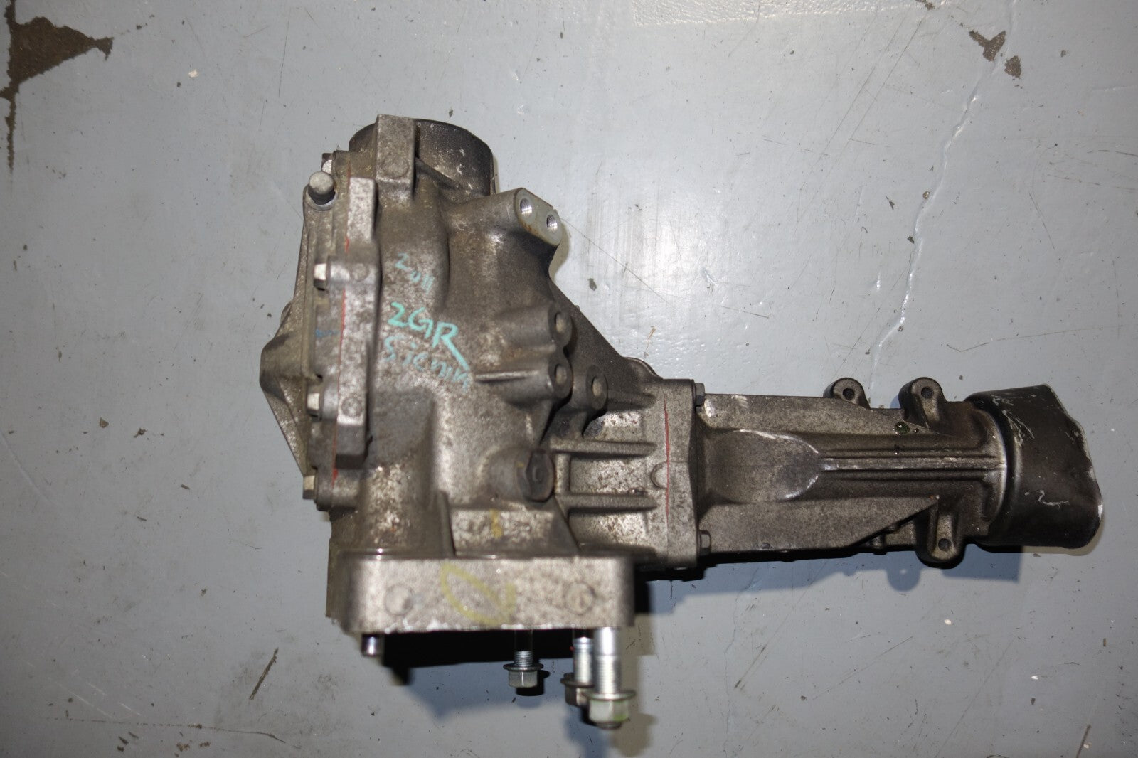 JDM 2011-2019 TOYOTA SIENNA TRANSFER CASE DIFFERENTIAL 2GR 3.5L  LOW MILEAGE