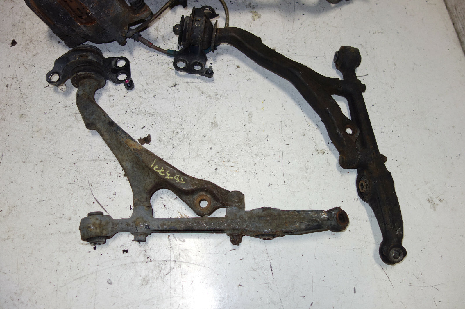 JDM Acura Integra DC2 4 Lug Brake Calipers Spindles Hub Trailing Arms 1994-2001