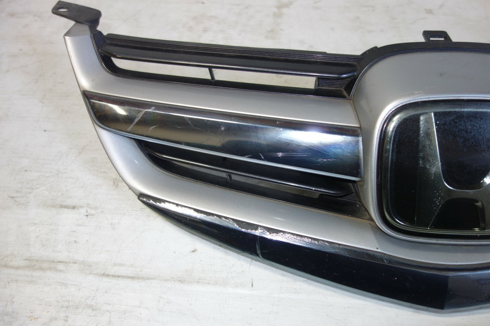 JDM Acura RL Honda Legend Front Grille 2005 2006 2007 2008 OEM Made in Japan Kb1