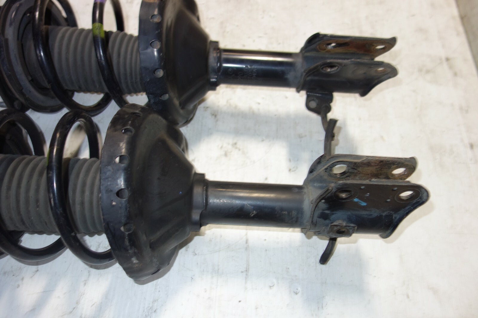 JDM Subaru Impreza WRX OEM Front Shocks Pair Genuine V9 Hawkeye 2006 2007