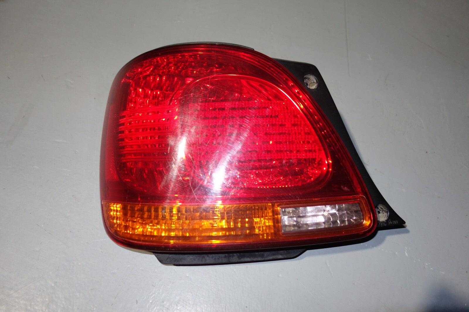 JDM 98-05 TOYOTA ARISTO TAIL LIGHT LEFT SIDE LEXUS GS300  GS400 GS430 TAIL LIGHT