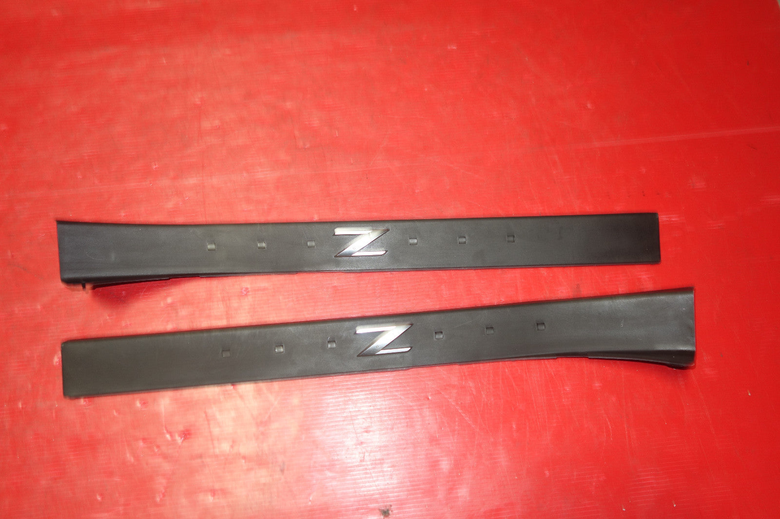 JDM Nissan 350z Z33 OEM Door Sills Side Steps Trim Panel 2003-2005 #5478