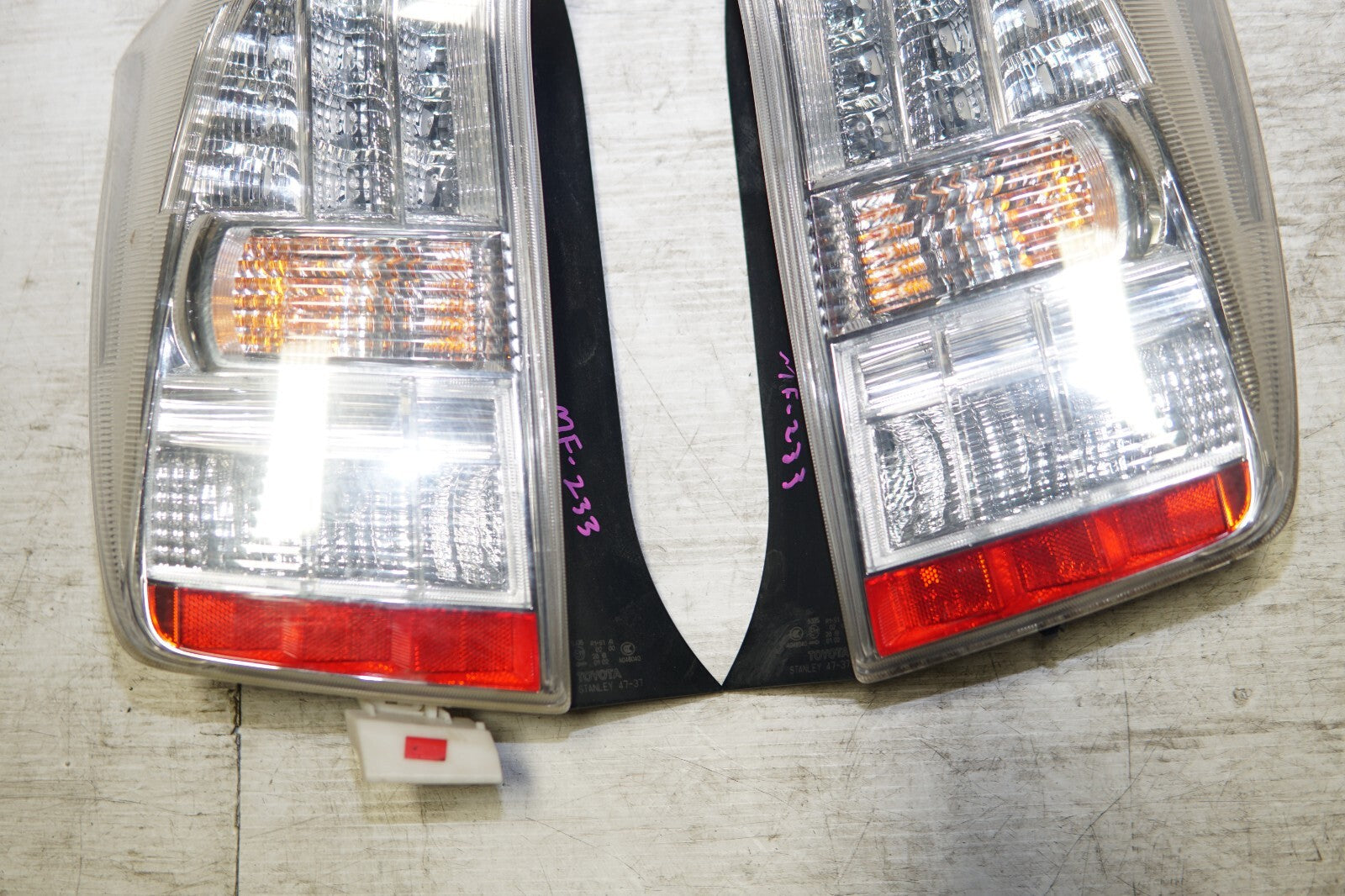 JDM 2010-2015 TOYOTA PRIUS OEM TAIL LIGHTS TAIL LAMPS ZVW30 LEFT & RIGHT