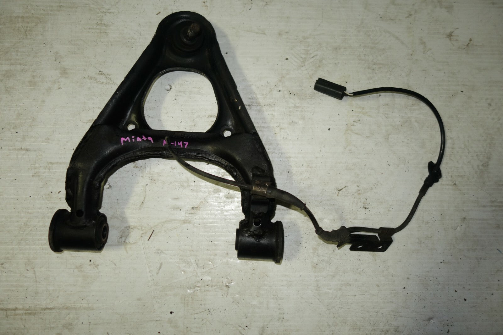 JDM 1999-2005 MAZDA MIATA OEM FRONT UPPER CONTROL ARM  BALL JOINT RIGHT SIDE