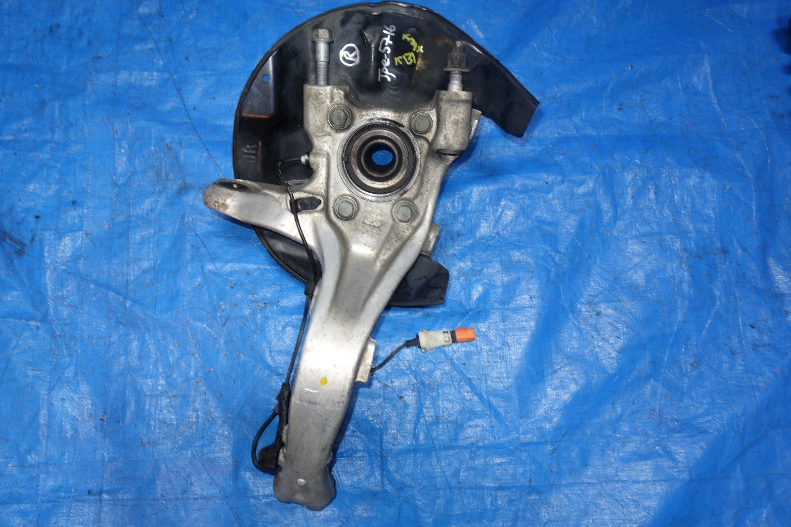 Acura RL Front RH Right Side Wheel Hub Bearing Knuckle Spindle Hub 2005-12 JDM