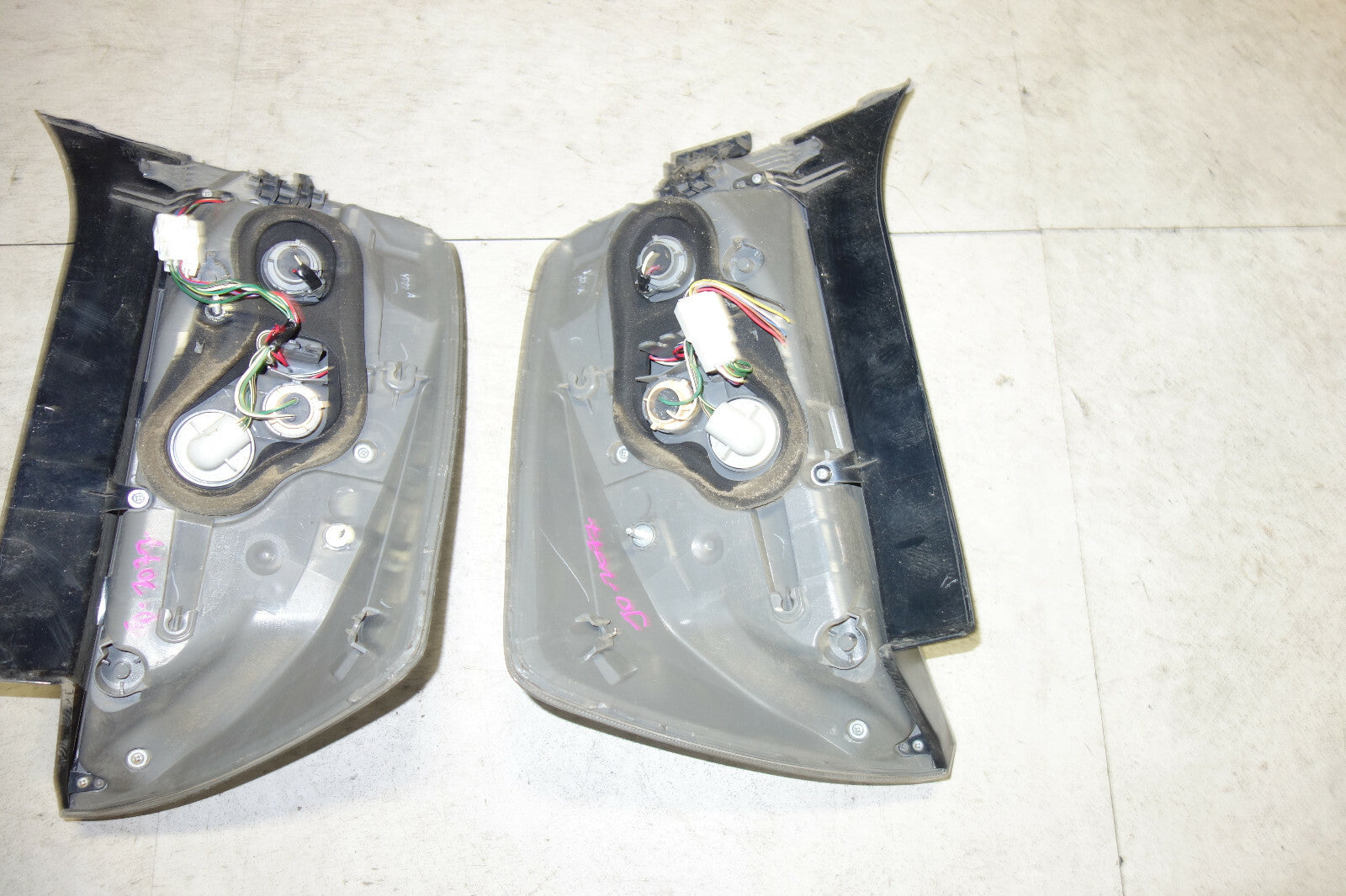 JDM Toyota Prius Taillights Taillamps OEM 2010 2011 OEM Genuine Japan