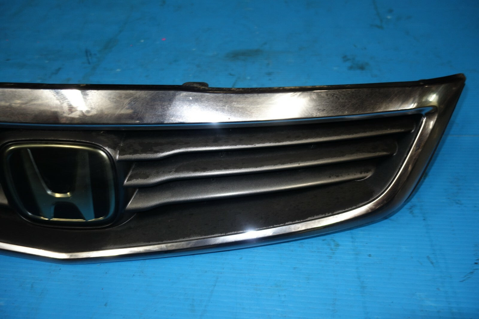 JDM Honda Accord / Inspire UC1 OEM Front Grille 2003-2007 Sedan #6014