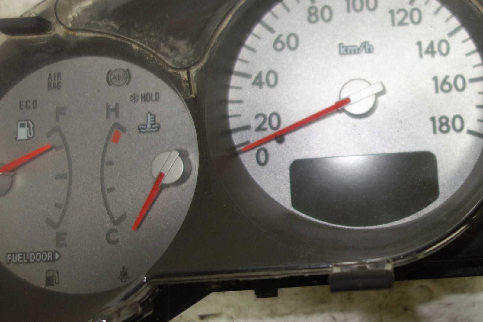 Subaru Forester 5 Speed OEM Gauge Cluster SG5 2003 2004 2005