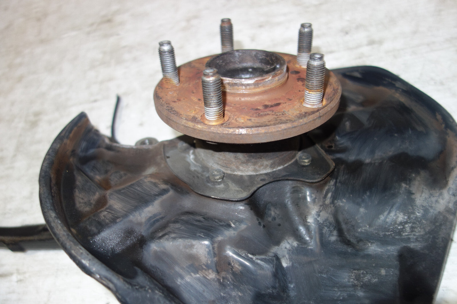 JDM Lexus iS300 Toyota Altezza Spindle Front Right RH Hub Bearing 2001-2005 Used