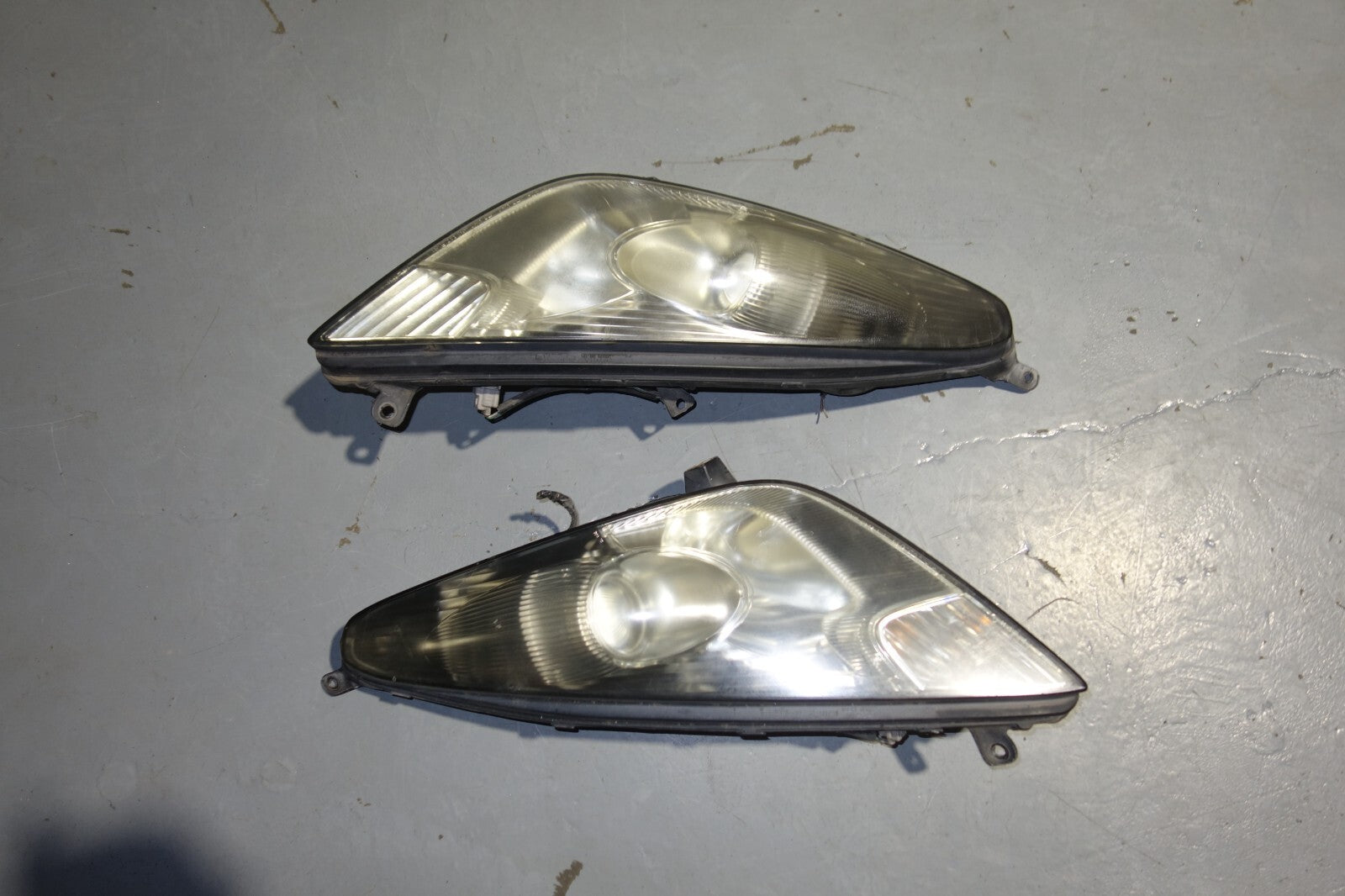 JDM 2000-2005 TOYOTA CELICA  HEAD LIGHTS LEFT & RIGHT HEAD LAMPS 2000-2005