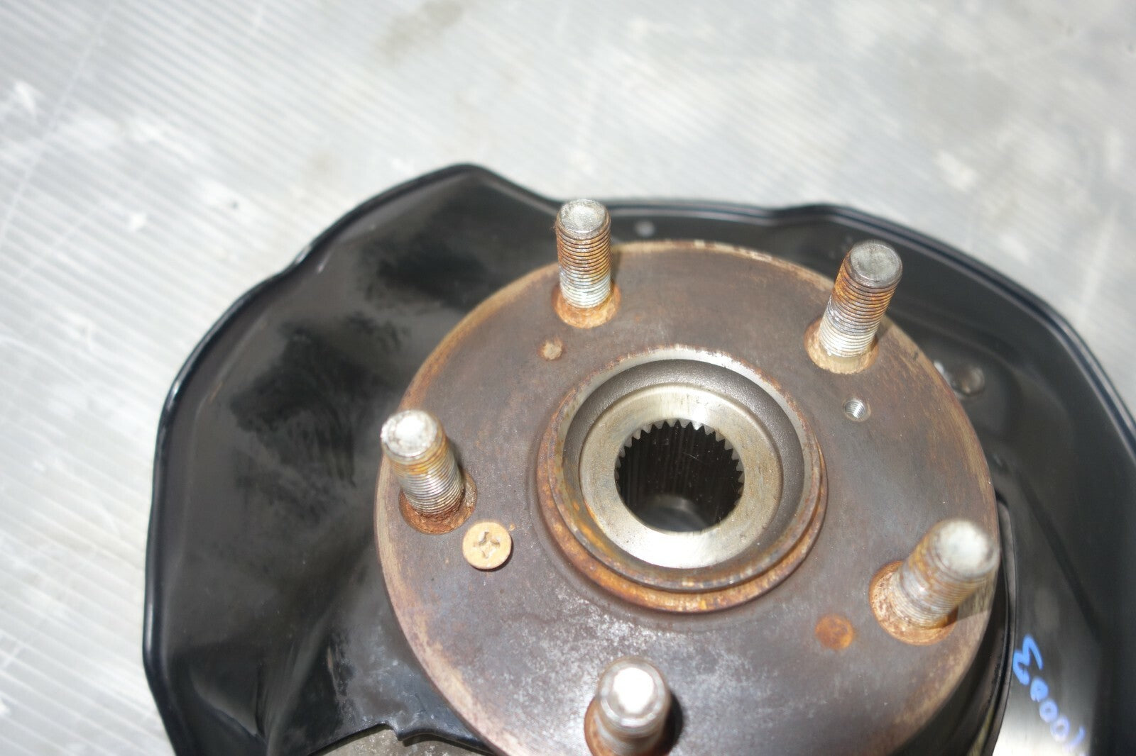 JDM 2005-2012 ACURA RL KB1  OEM FRONT RIGHT WHEEL HUB BEARING SPINDLE KNUCKLE RH