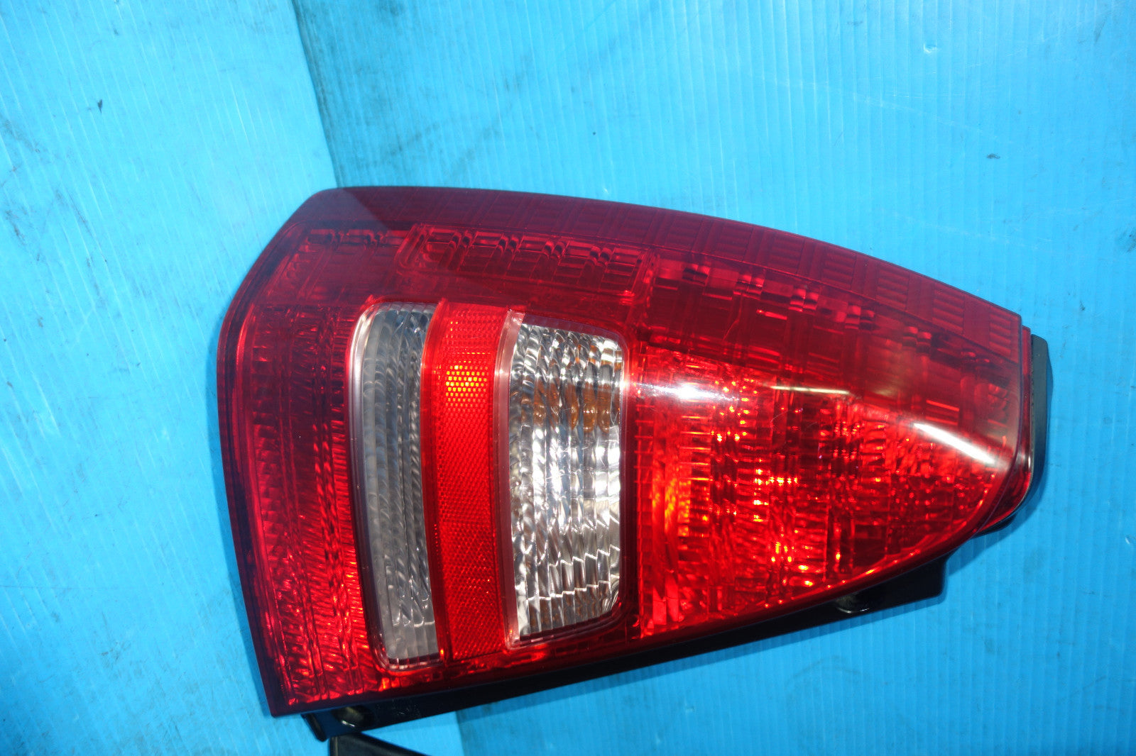 JDM SUBARU FORESTER REAR TAILLIGHT TAIL LAMP FACTORY OEM 2003 2004 2005 #5244