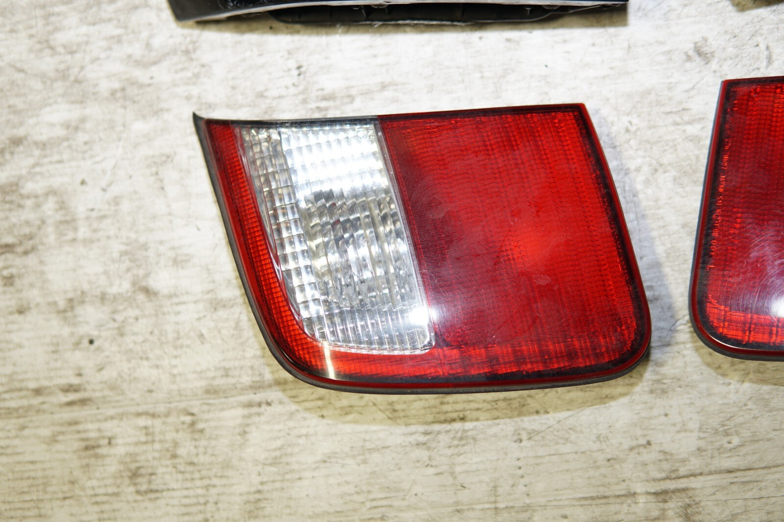 JDM 1998-2002 SUBARU FORESTER STi SF5 TAIL LIGHTS TAIL LAMPS TRUNK LIGHTS