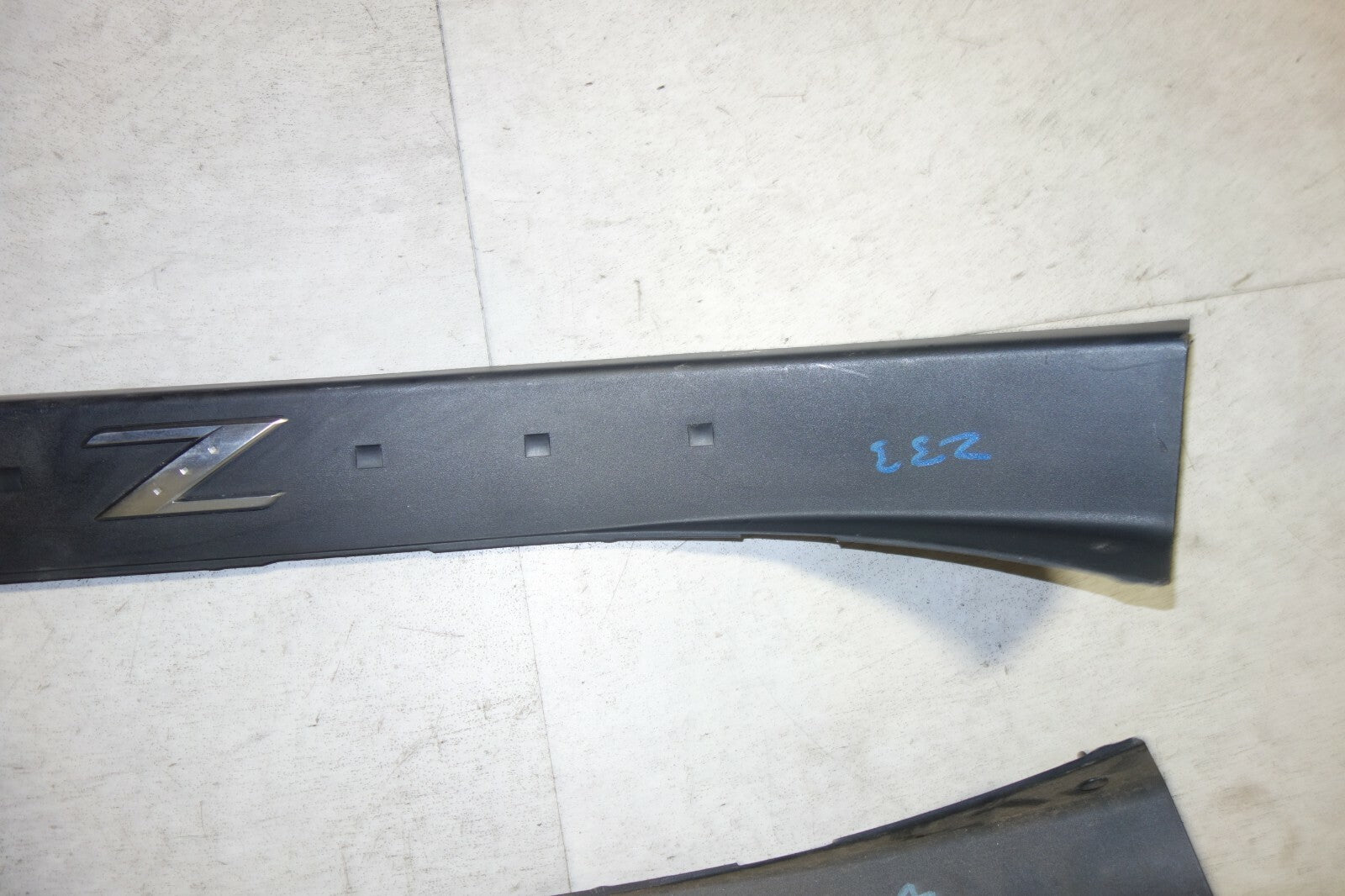 JDM 2003-2005 NISSAN 350Z Z33 OEM DOOR SILLS SCUFF PLATES DOOR STEPS KICK