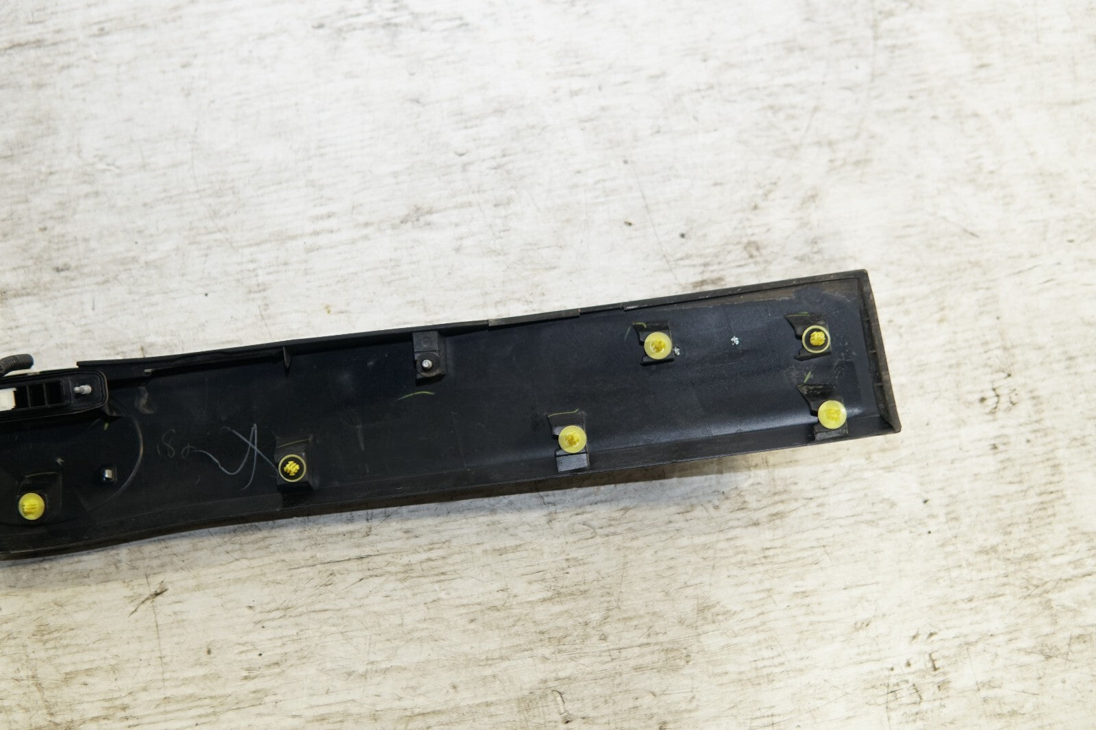 JDM TOYOTA PRIUS OEM REAR GARNISH CENTER ZVW30 2010-2011-2012-2013-2014-2015 MF