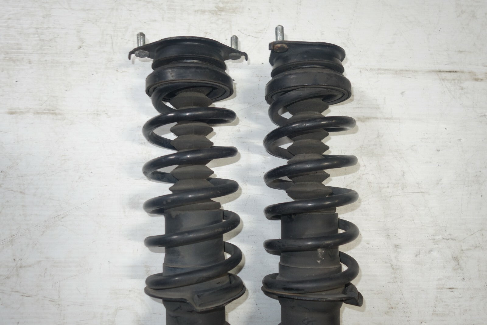 JDM 05-09 SUBARU LEGACY OUTBACK OEM KYB REAR SHOCKS STRUTS ASSEMBLY  WAGON ONLY