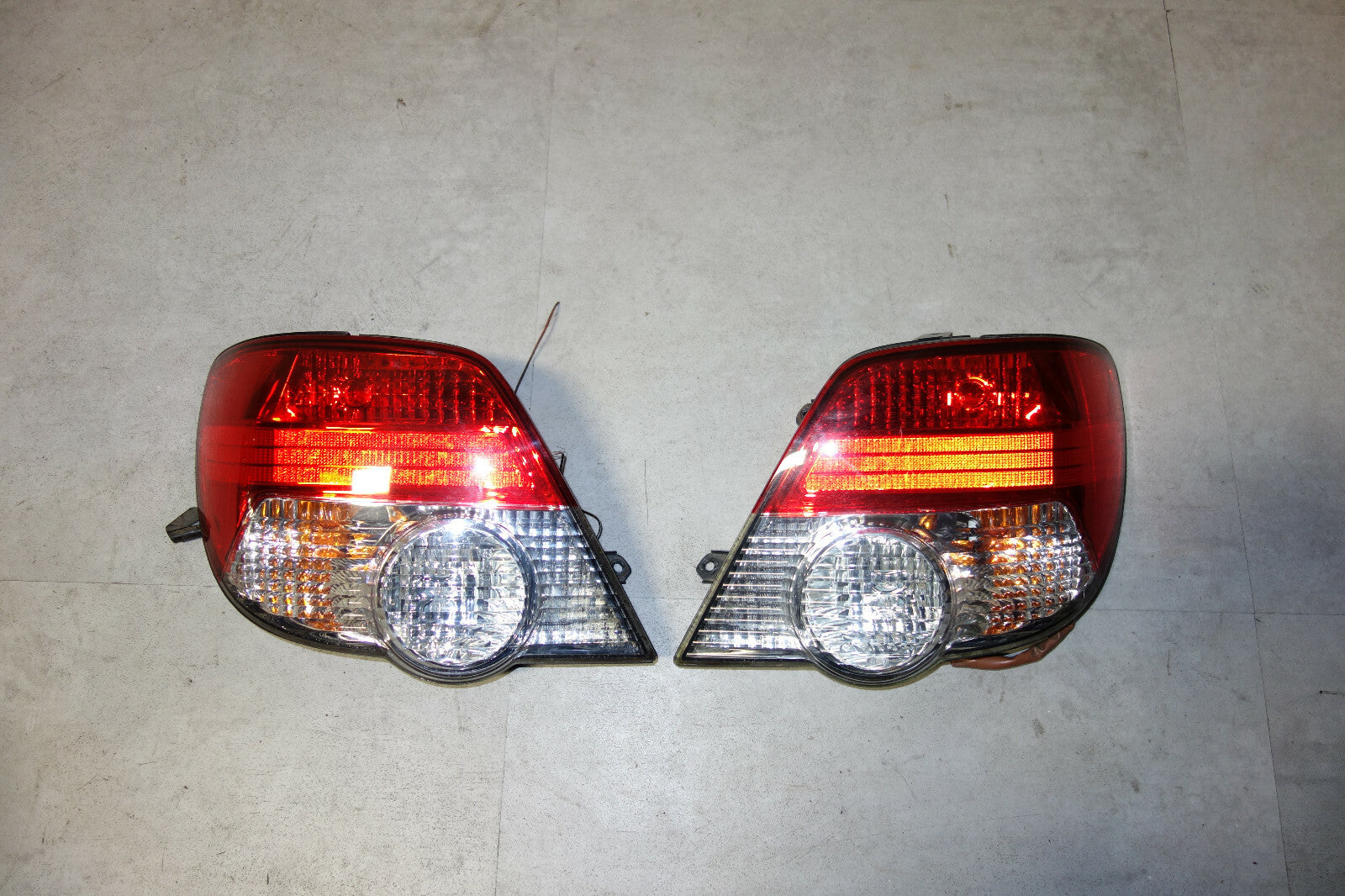 JDM Subaru Impreza WRX STi Outback Sport Wagon Tail Lights Lamps 2004-2005