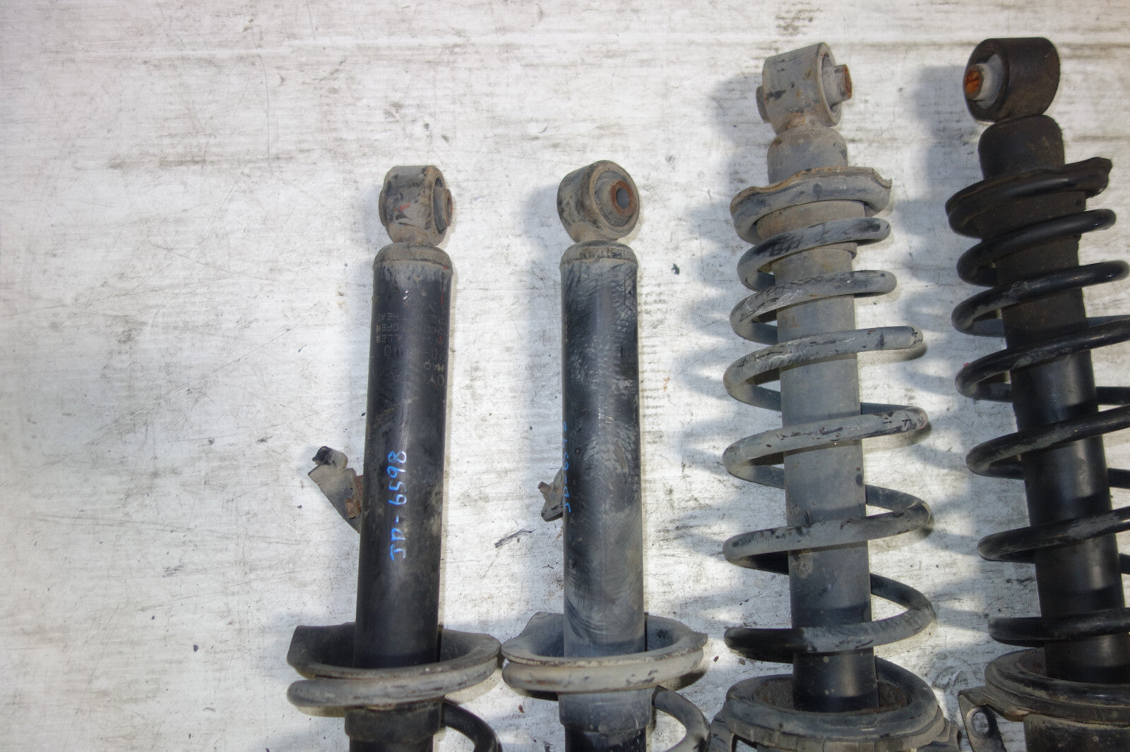 JDM Lexus IS300 Altezza SXE10 OEM Shocks Struts Springs Suspension 2001-2005
