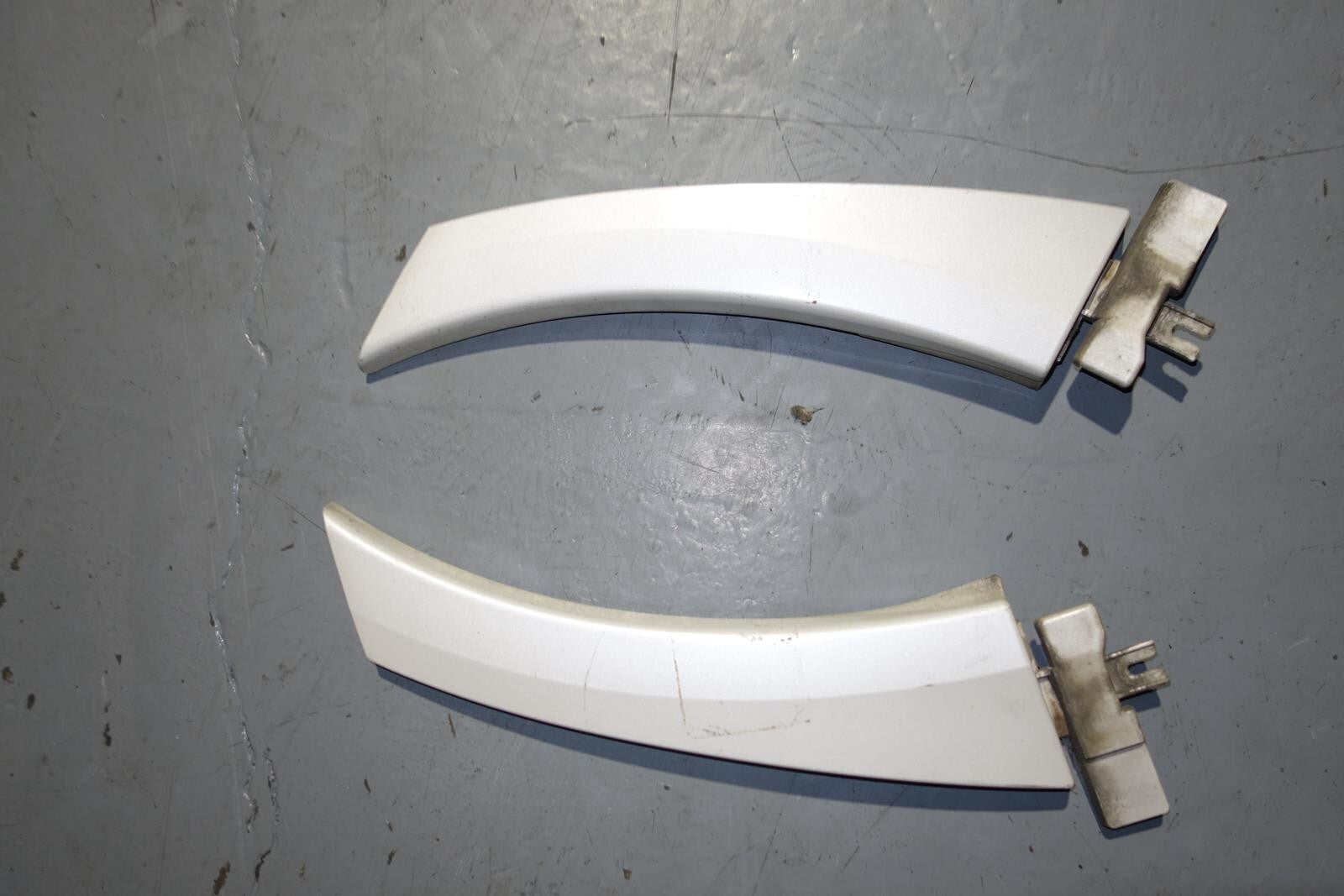JDM 2005-2009 SUBARU LEGACY OEM QUARTER PANEL TRIM MOULDING  PAIR MF-2087