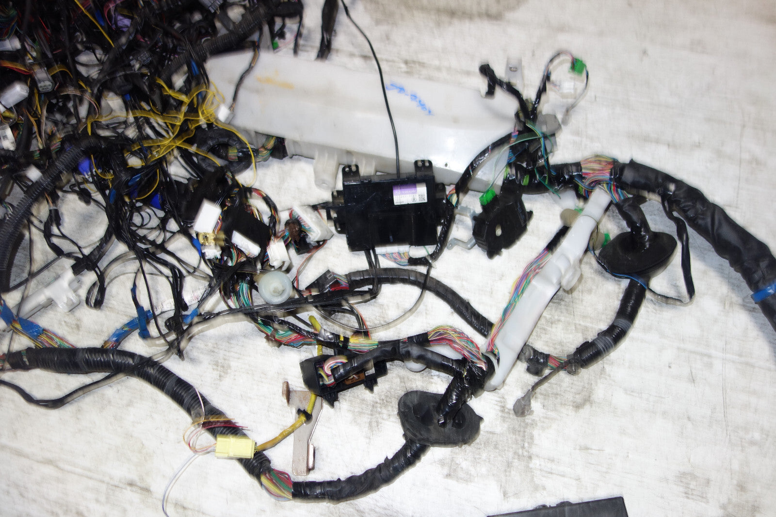 JDM Subaru Legacy EJ20 Turbo 6speed Computer Wire Harness Loom Wiring 22611AN150
