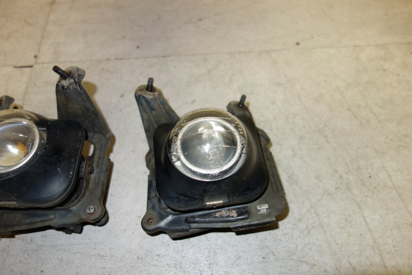 JDM Toyota Celica GTS Kouki OEM Fog Lights Driving Lamps Pair ZZT231 2000-2005