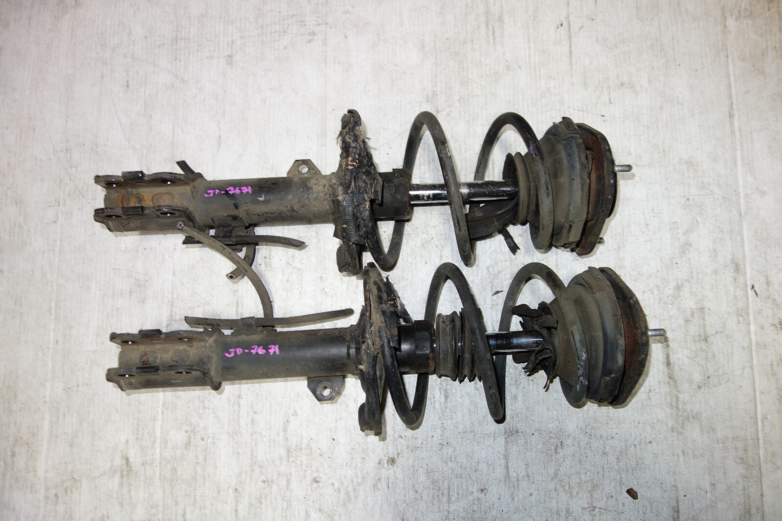 JDM Toyota Celica Front Strut Shocks Springs Pair ST202 ZZT230 2000-2005