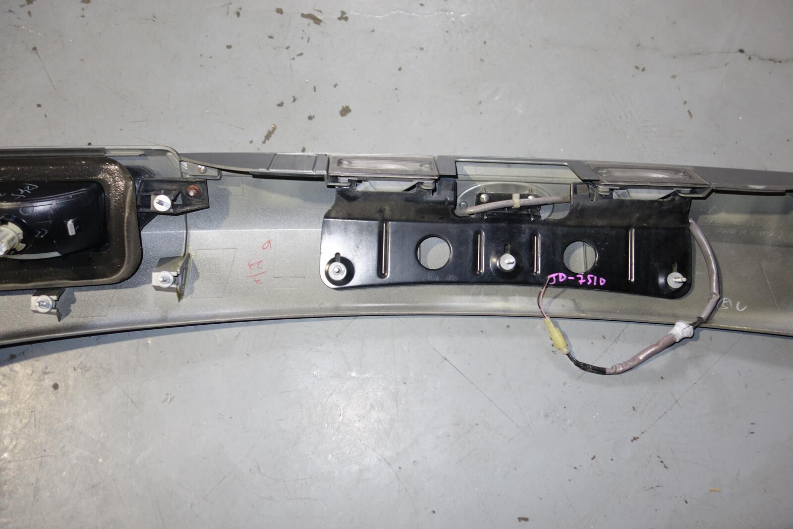 JDM 05-2009 SUBARU LEGACY OUTBACK  OEM REAR CENTER GARNISH LIGHT SPOILER JD-1952