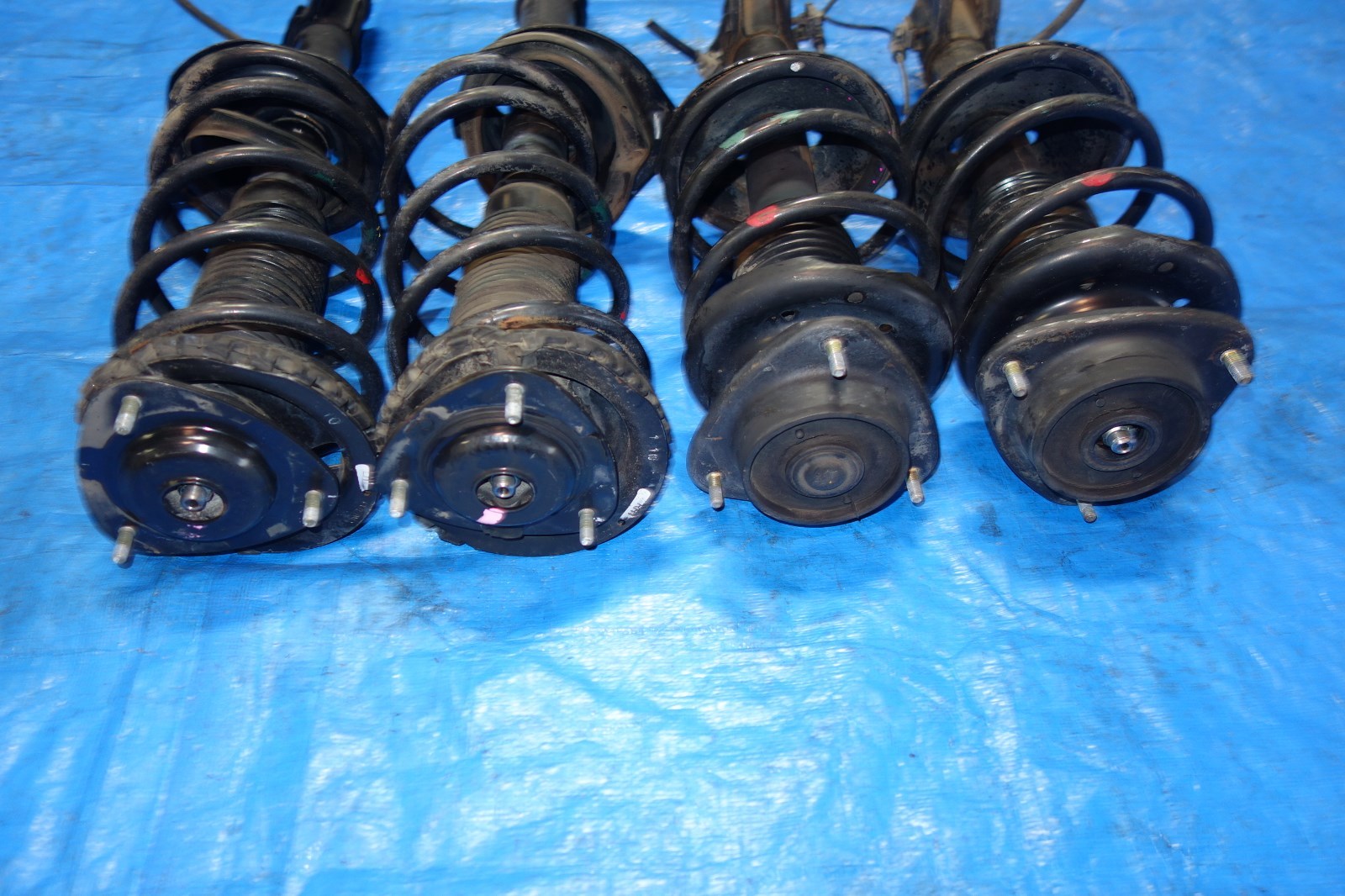 JDM Subaru Forester KYB Shocks Coil Springs Struts Suspension Assembly 1998-2002