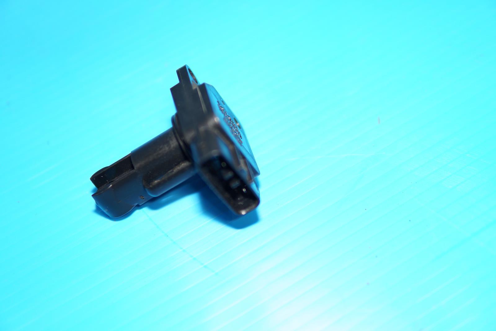 Toyota MAF Mass Air Flow Sensor Meter 22204-21010