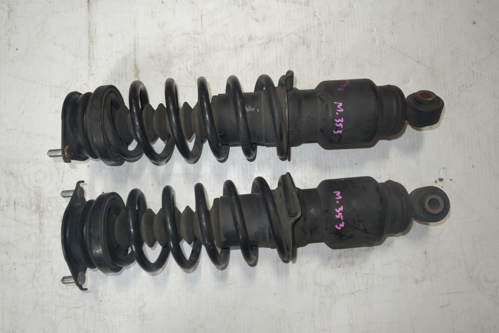 JDM 05-09 SUBARU LEGACY OUTBACK OEM KYB REAR SHOCKS STRUTS ASSEMBLY  WAGON ONLY