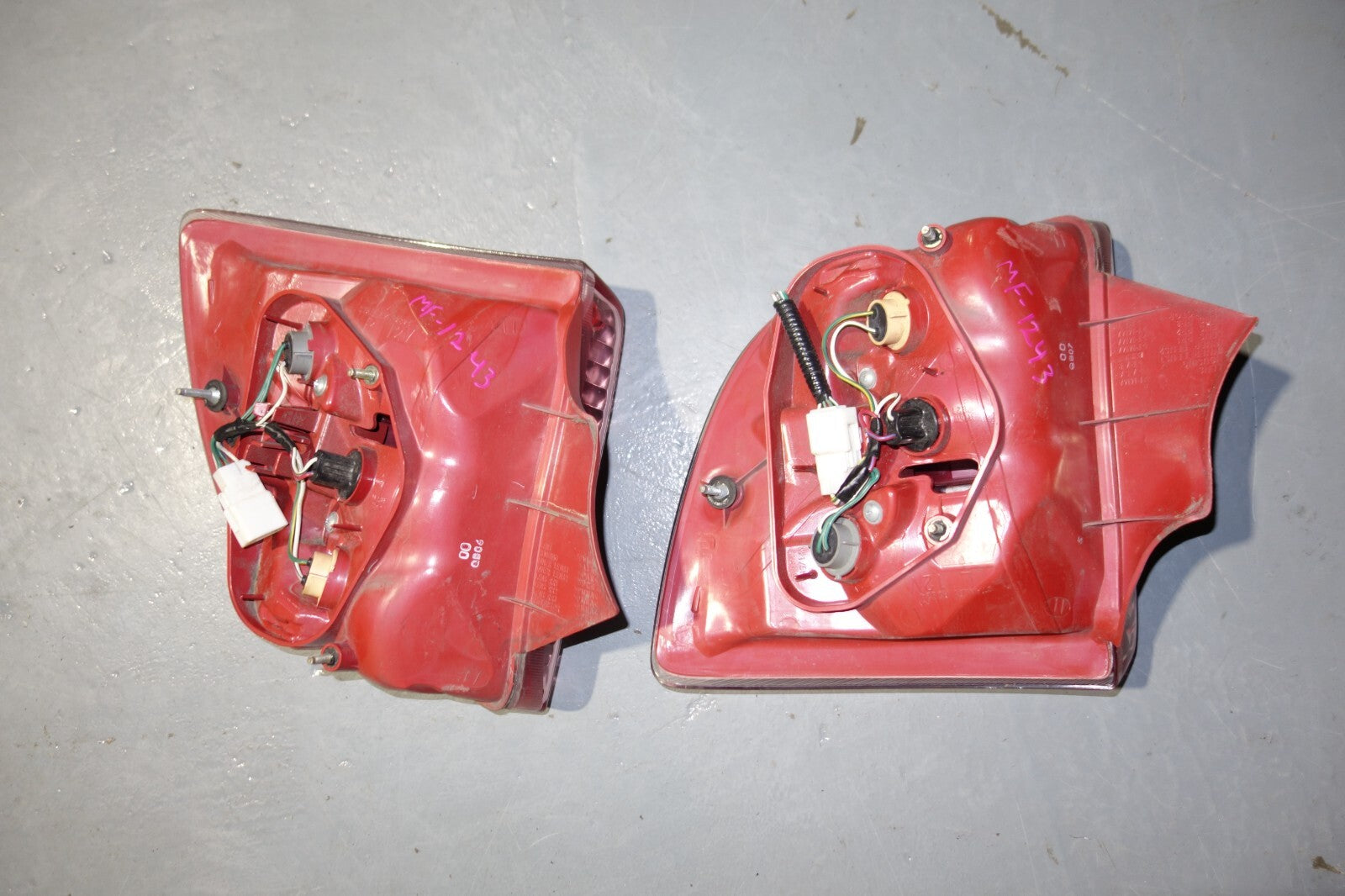 JDM 2000-2005 TOYOTA CELICA OEM TAIL LIGHTS LH LR TAIL LAMPS 2000-2005